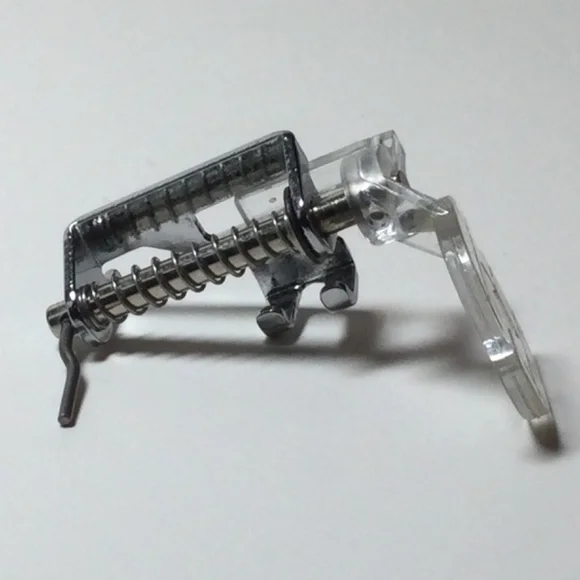 Singer Quilting Foot P60417-slant With 1/8” and 1/4” Guides For Slant Shank - Picture 6 of 6